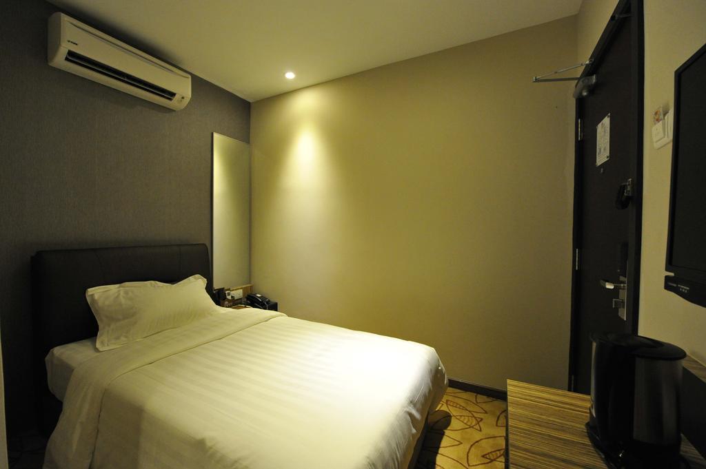 Milano Hotel Kluang Eksteriør billede